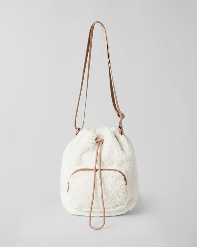 COZY SHERPA BUCKET BAG sold by 32 Degrees