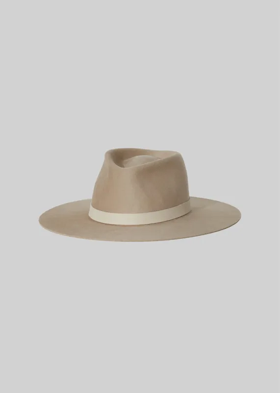 Janessa Leoné Cole Hat in Pebble sold by Citizens Of Humanity
