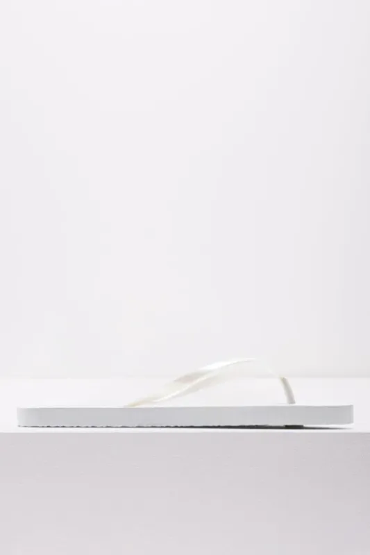 Plain Flip Flop White sold by Ackermas