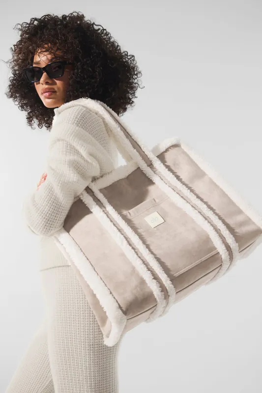 Winterfun Tote Bag - Oat/Ivory sold by Alo Yoga