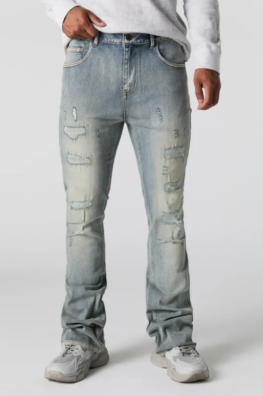 Jean étagé jambe droite d'aspect usé sold by Urban Planet