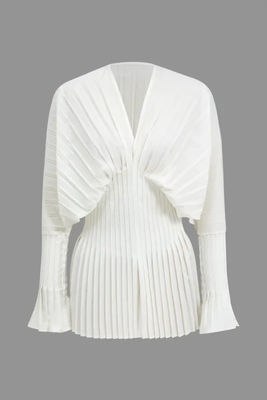 Plisset Bell Sleeve V-hals mini kjole sold by Micas