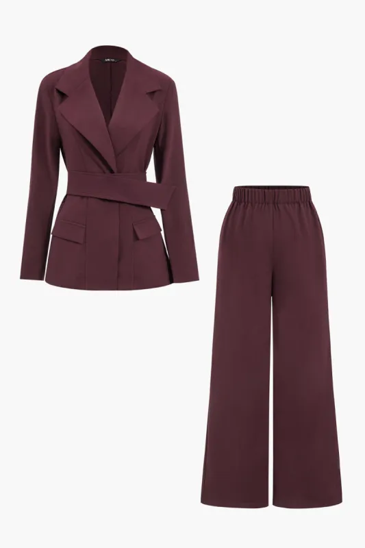 Indhakket lapel bæltet blazer og bukser sæt sold by Micas