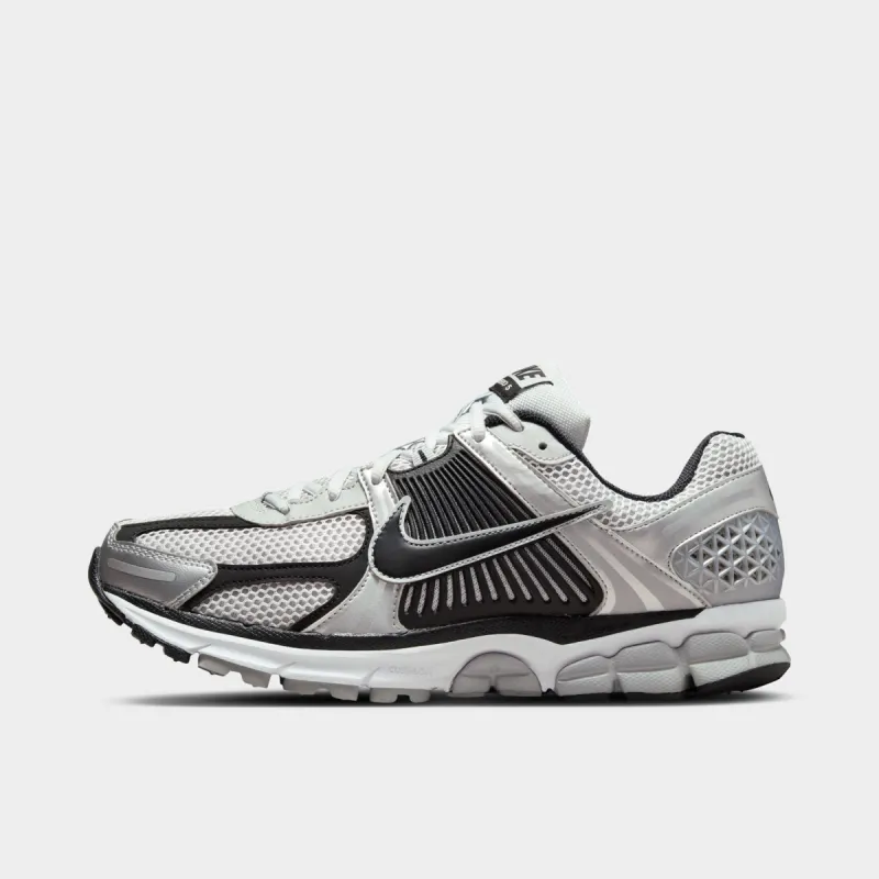Nike Zoom Vomero 5 Metallic Silver / Black - Pure Platinum sold by JD Sports