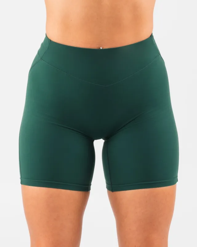 Everyday Core Short 7" - Blade sold by Alphalete