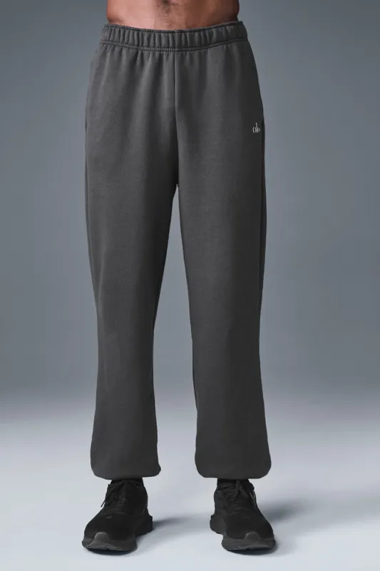 Accolade Sweatpant - Anthracite sold by Alo Yoga