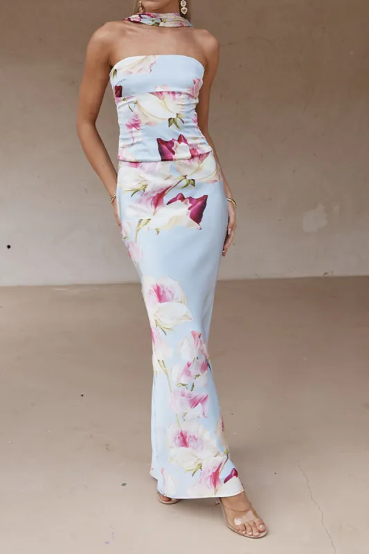 Blomsterprint tube top og maxi nederdel sold by Micas