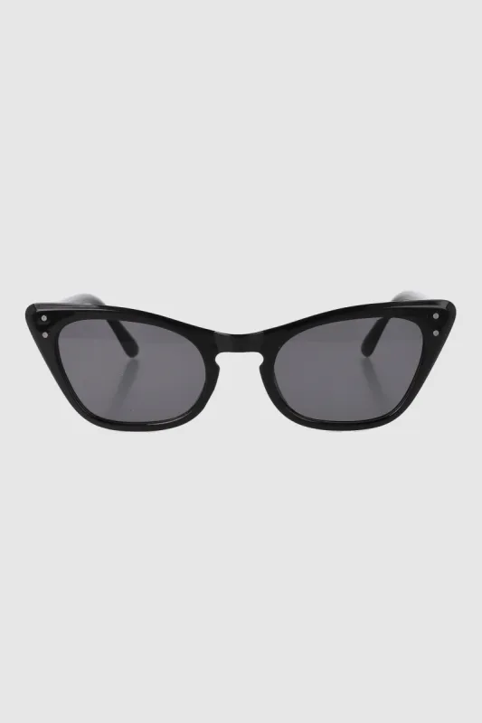 Lentes de sol cateye sold by Shasa