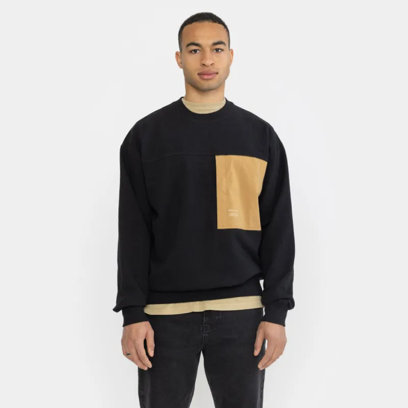 Hiking Sweat Crew / 2770 - Black sold by Revolution