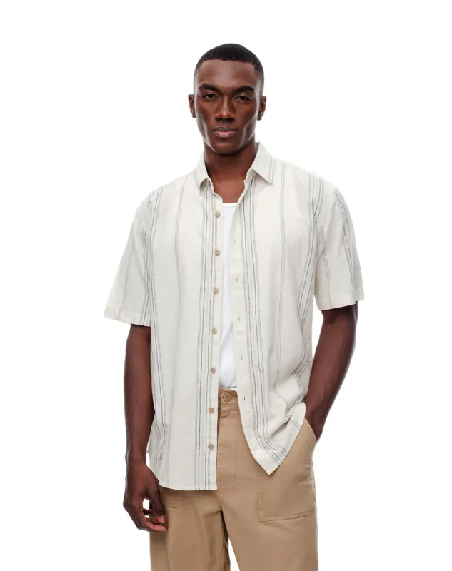 Camisa regular fit manga corta habana con rayas sold by Gef