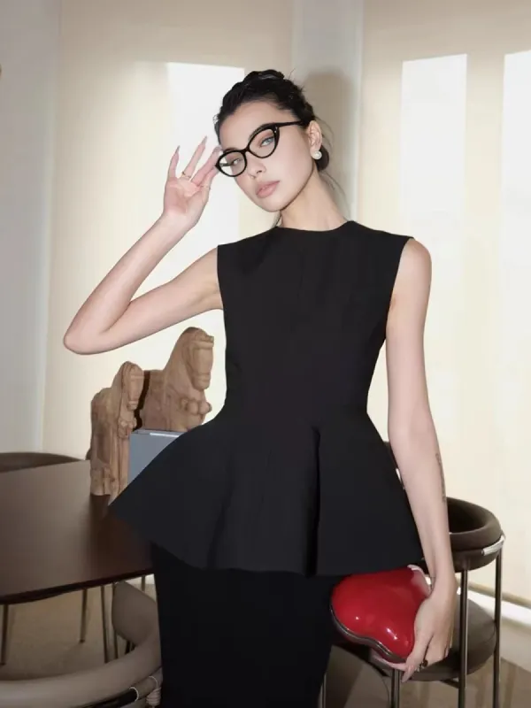 Piping Slim Tank Top sold by COMMENSE