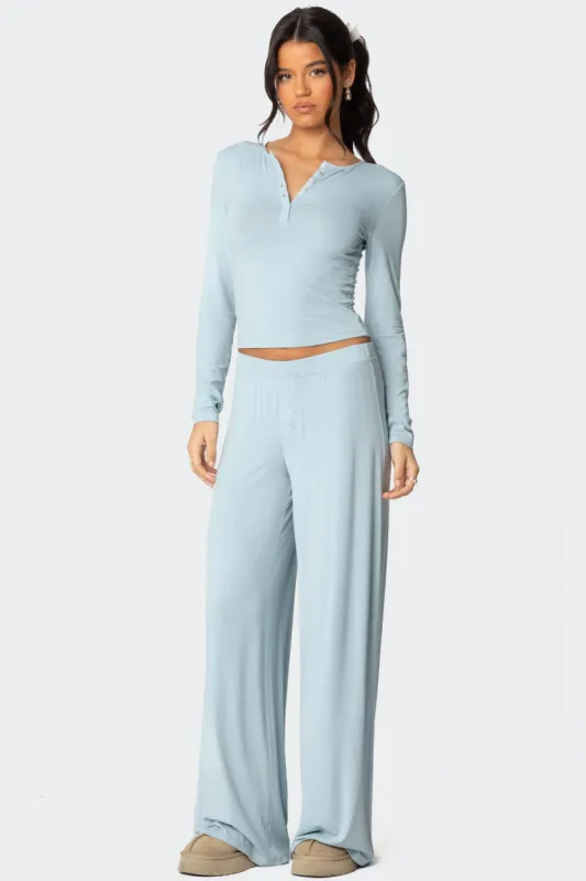 Kait Henley Top sold by Edikted
