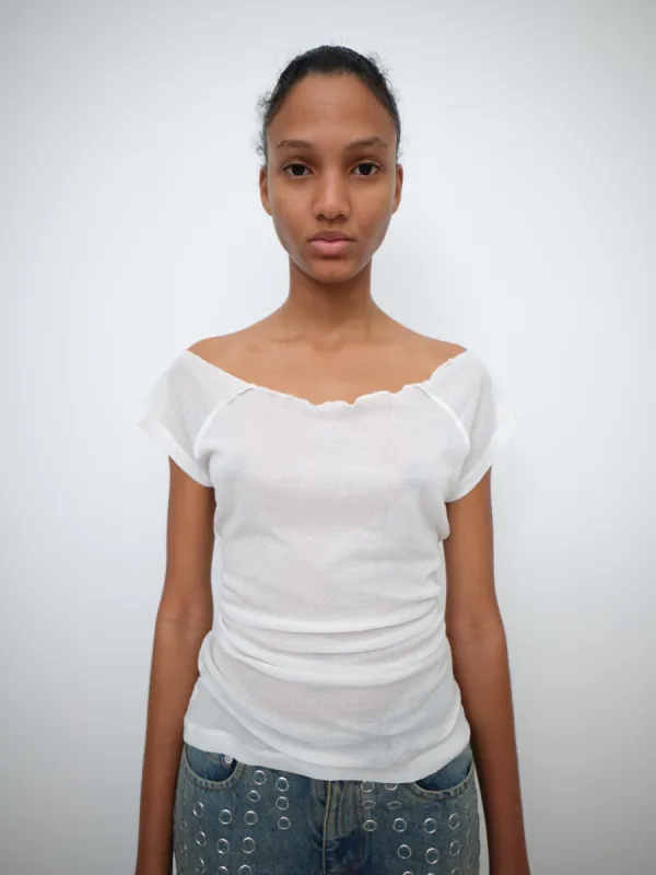 Sasi T-Shirt White sold by Gimaguas