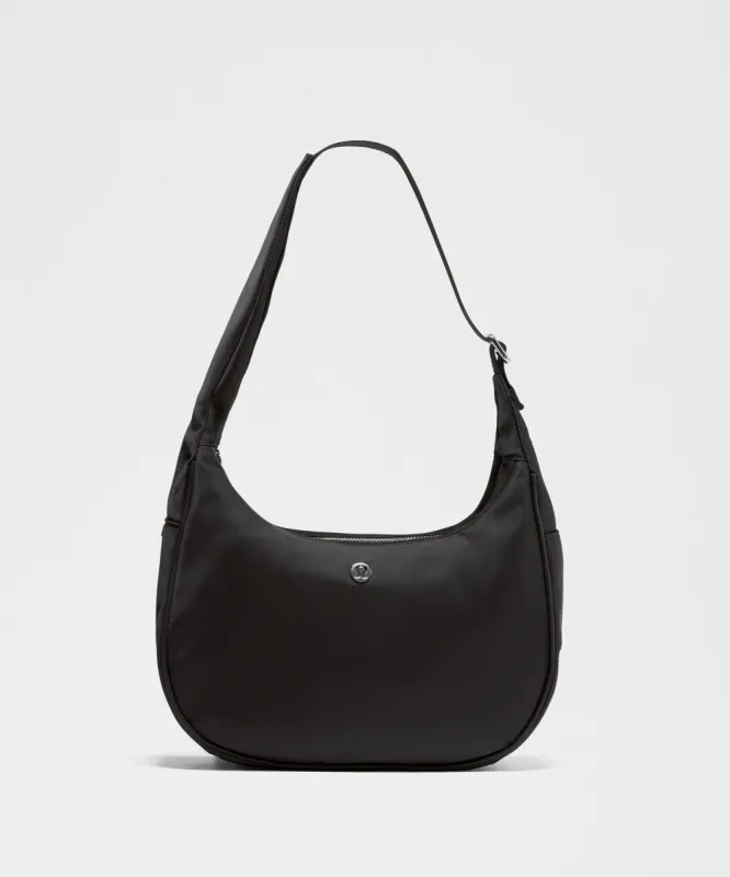 City Essentials Shoulder Bag 4L sold by Lululemon