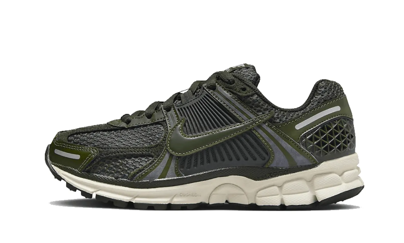 Nike Zoom Vomero 5 Sequoia sold by Addict Sneakers