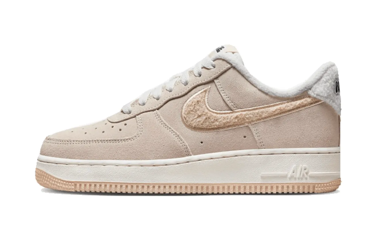 Nike Air Force 1 Low ‘07 SE Sanddrift Gum Fleece sold by Addict Sneakers