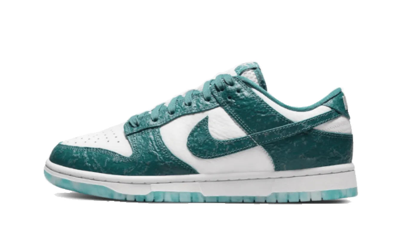 Nike Dunk Low Ocean sold by Addict Sneakers