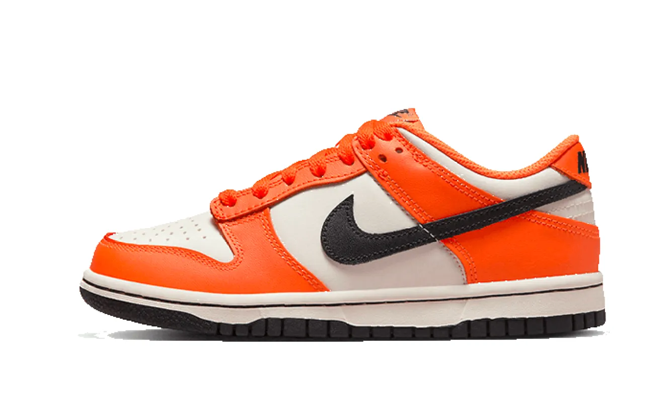 Nike Dunk Low Halloween 2022 sold by Addict Sneakers