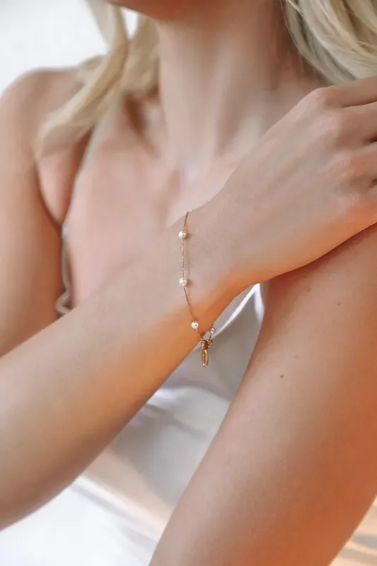 Keep it Stunning 14KT Gold and Pearl Bracelet sold by Lulus