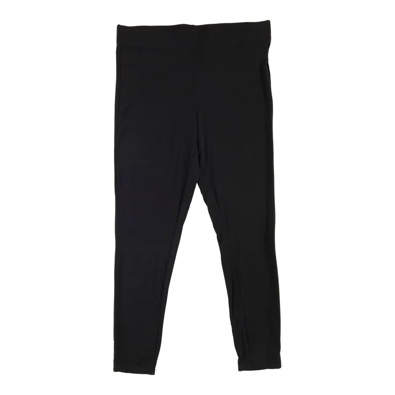lily morgan Women's Capri Leggings sold by Giant Tiger