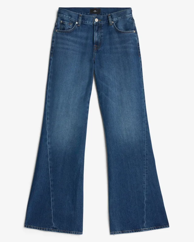 Slim Illusion Twisted Seam Spencer Flare in Mesa sold by 7 For All Mankind