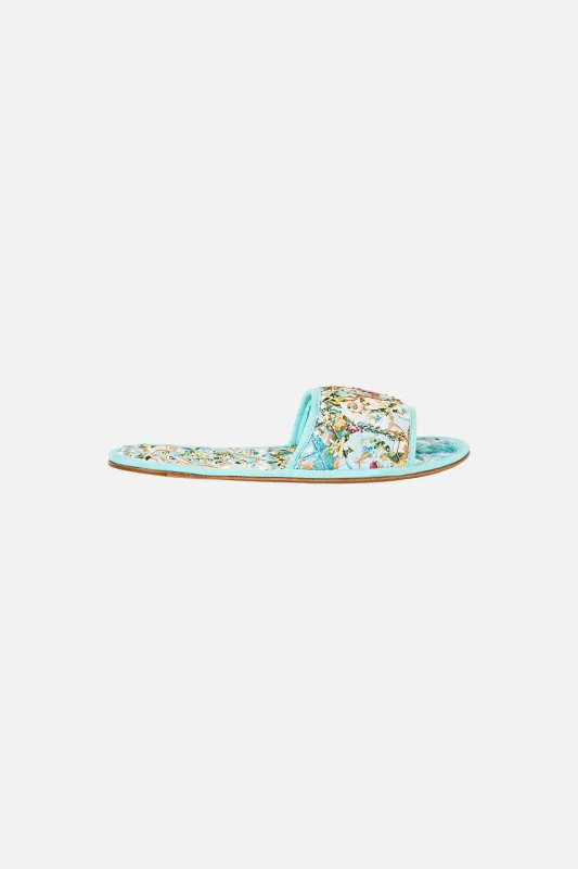 SLIPPERS WITH TRAVEL CASE VENUS ON A VESPA sold by Camilla