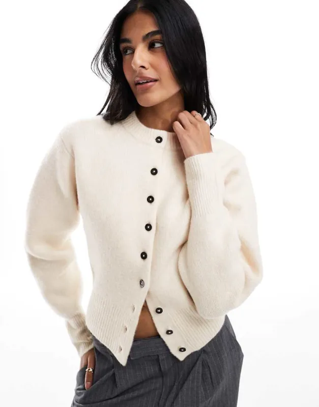 ASOS DESIGN - Compact vest met ronde hals in crème-Wit sold by ASOS