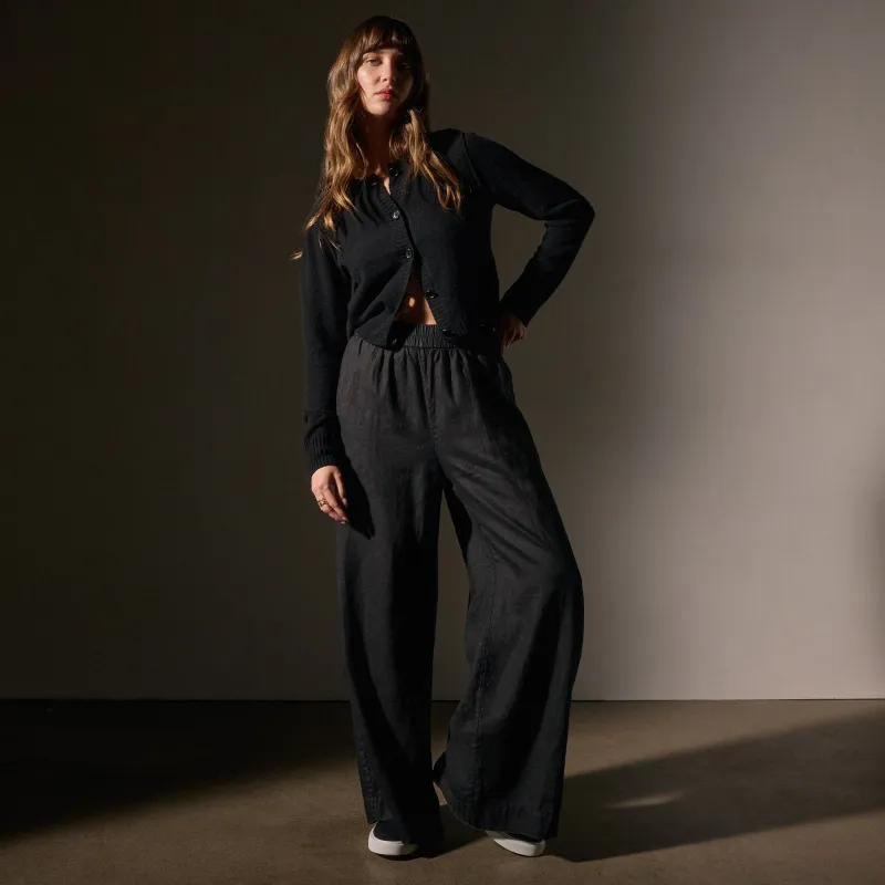 Lightweight Linen Wide Leg Pant - Black sold by James Perse