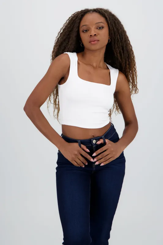 Top de escote cuadrado liso sold by Shasa