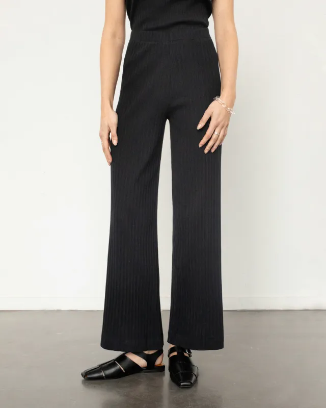Ribbed Lounge Pants True Black sold by Ivalo.com
