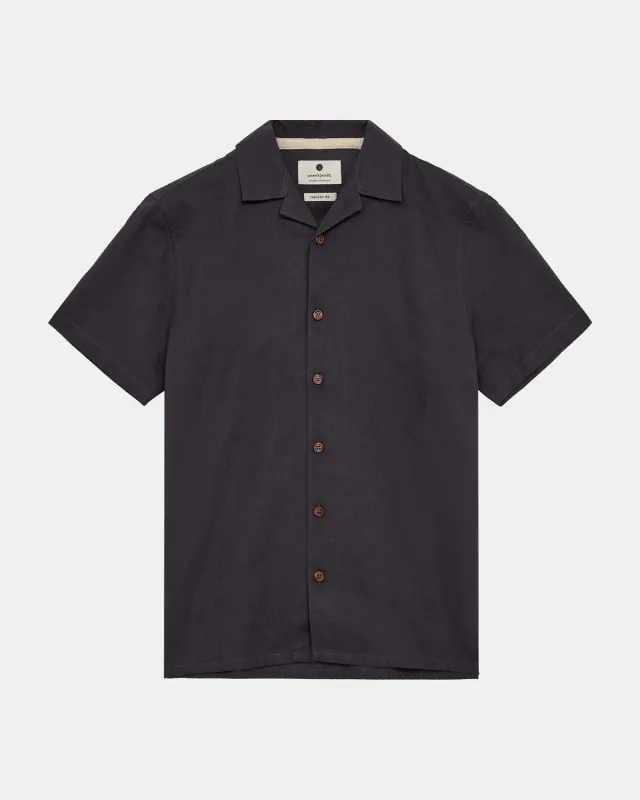 AKLEO S/S COT/LINEN SHIRT - Dark Grey sold by anerkjendt