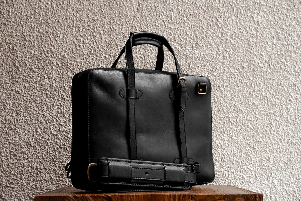 C.O. 15/Black sold by Cravar