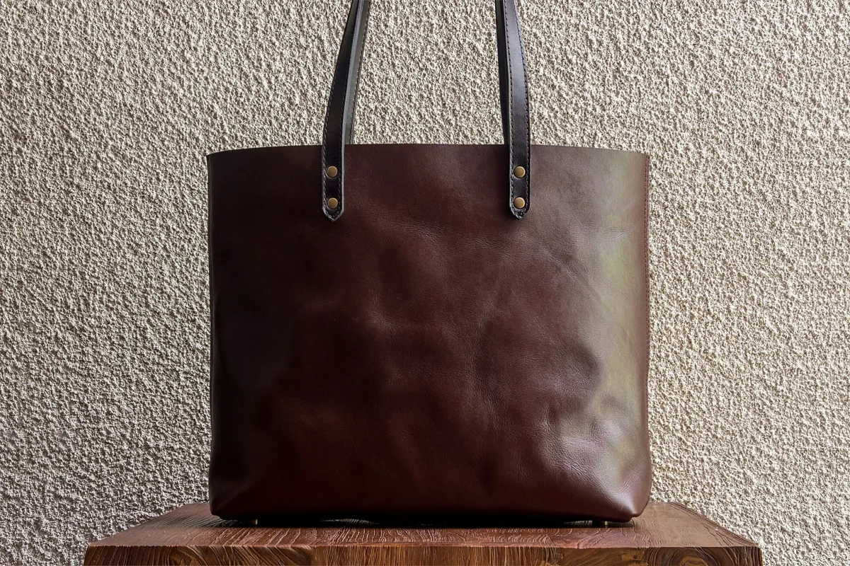 Medium Tote/Fox sold by Cravar