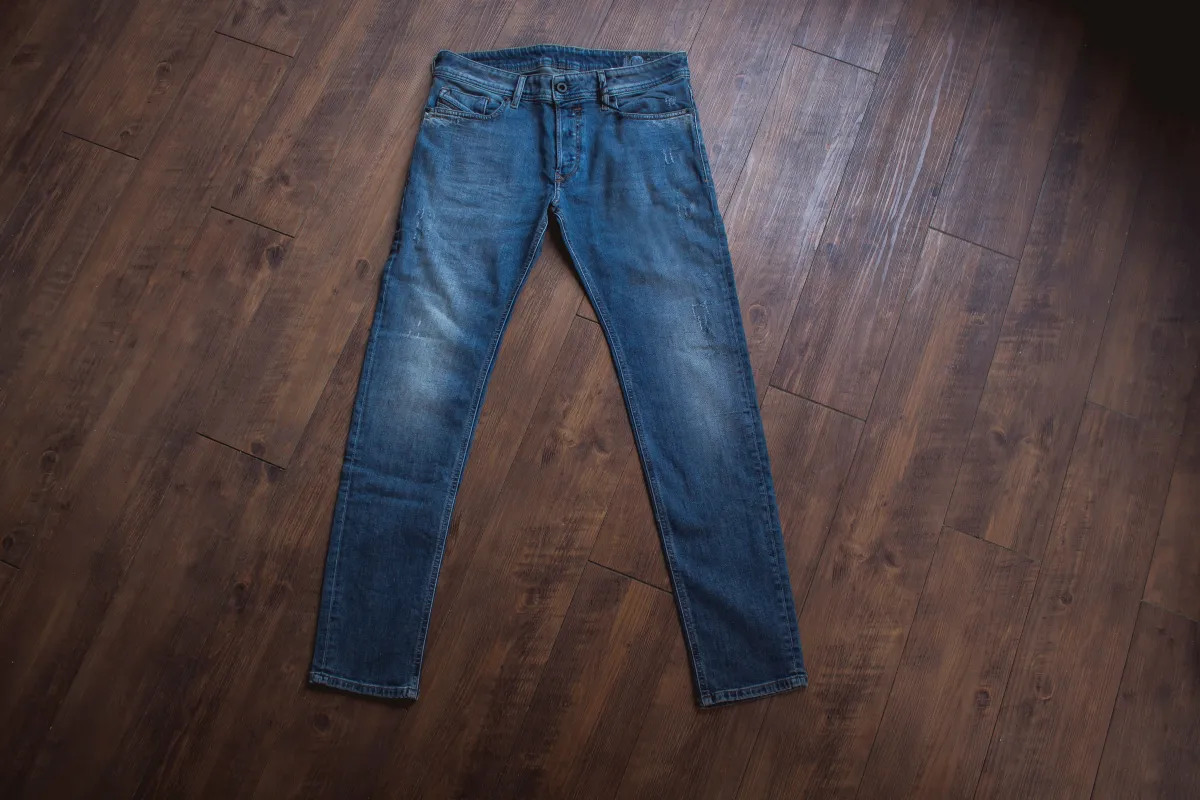 【DIESEL】SLEENKER 069FI / 中藍 微刷破 經典水洗 貼身窄版 sold by Blue Beach Denim