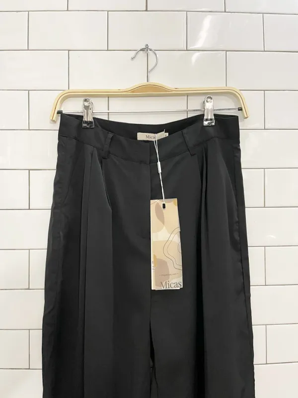 nwt micas high rise pleated wide leg trouser sold by Good Market Thrift Store