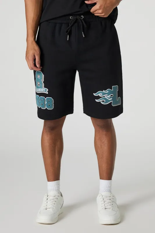 Short en molleton avec motif brodé Legend en chenille sold by Urban Planet