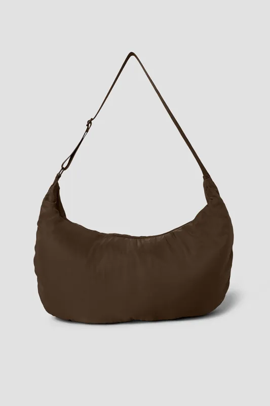 Om The Go Gym Sling Bag - Espresso sold by Alo Yoga