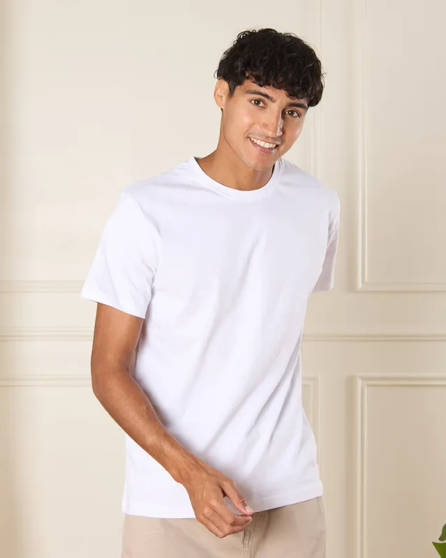 Men White Solid T-Shirt sold by Redtag