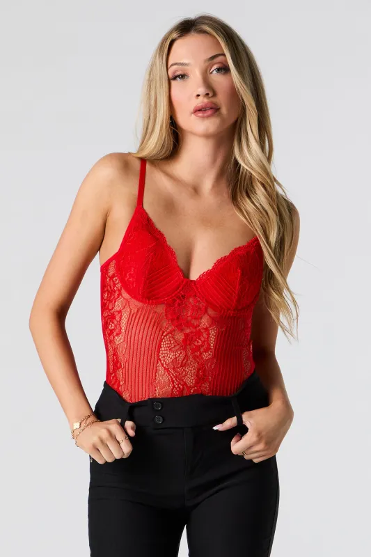 Maillot-bustier en dentelle fleurie sold by Urban Planet