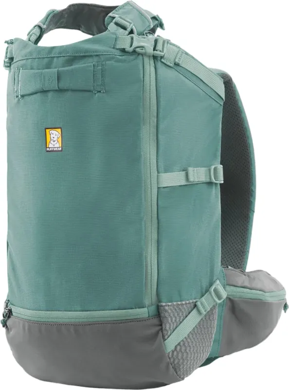 Hitch Hiker Dog Backpack Carrier|-|Sac à dos de transport pour chien Hitch Hiker sold by Altitude Sports