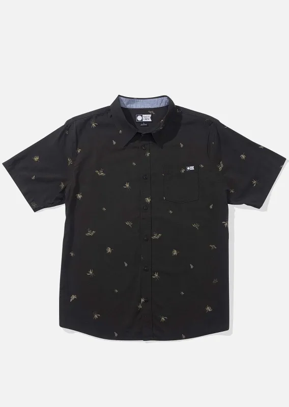 Salty Crew Men's Small Kine Woven Button Up Shirt sold by Prfo