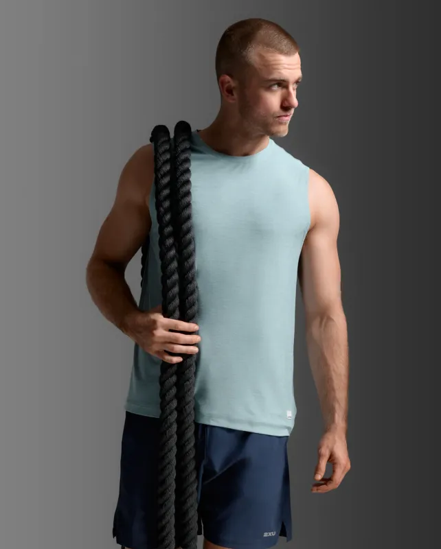 Signature Tank sold by 2xu
